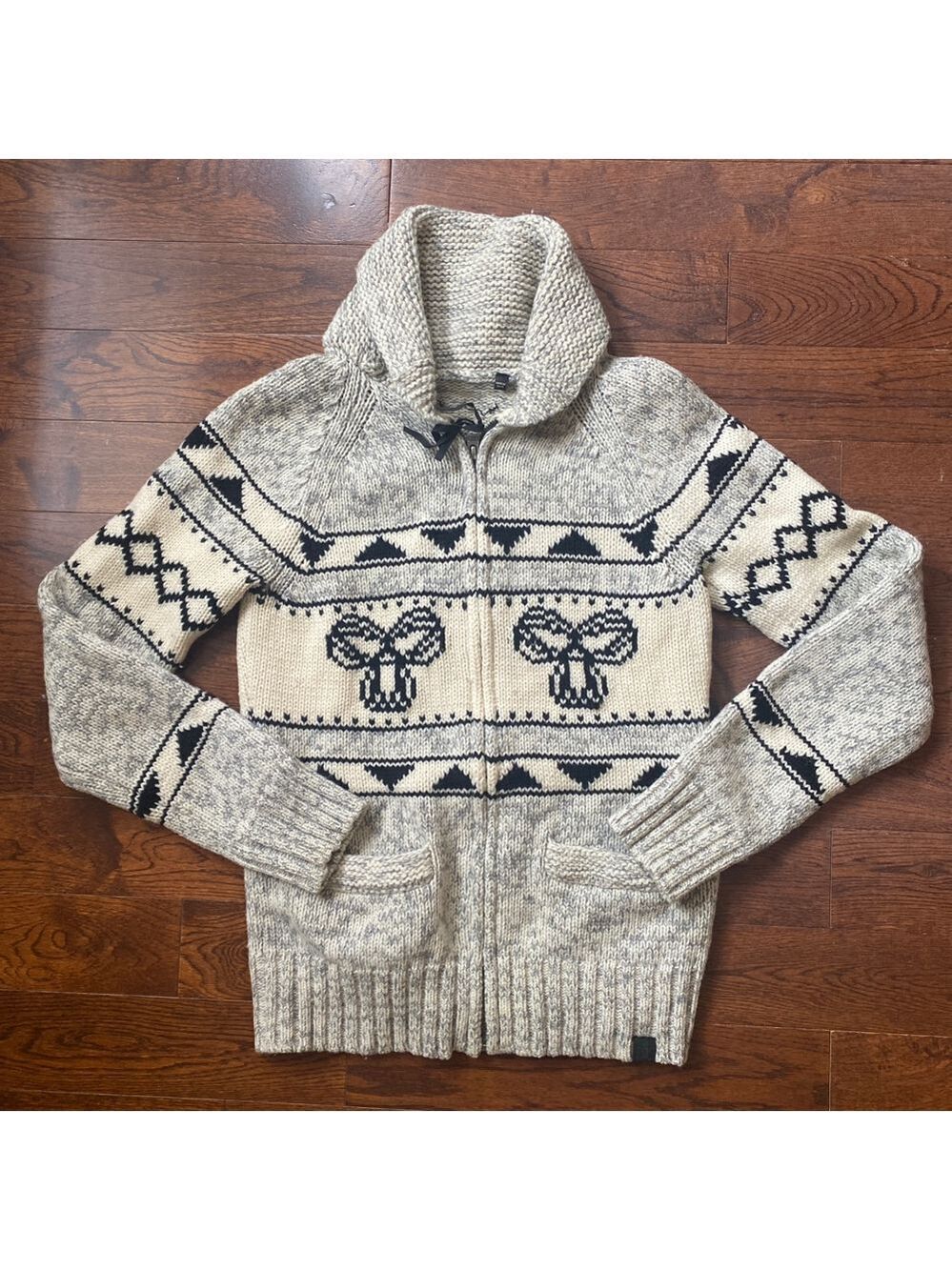 TNA Women’s XS Hooded Cowichan Knit Lambswool Sweater Beige & Black Zip Front